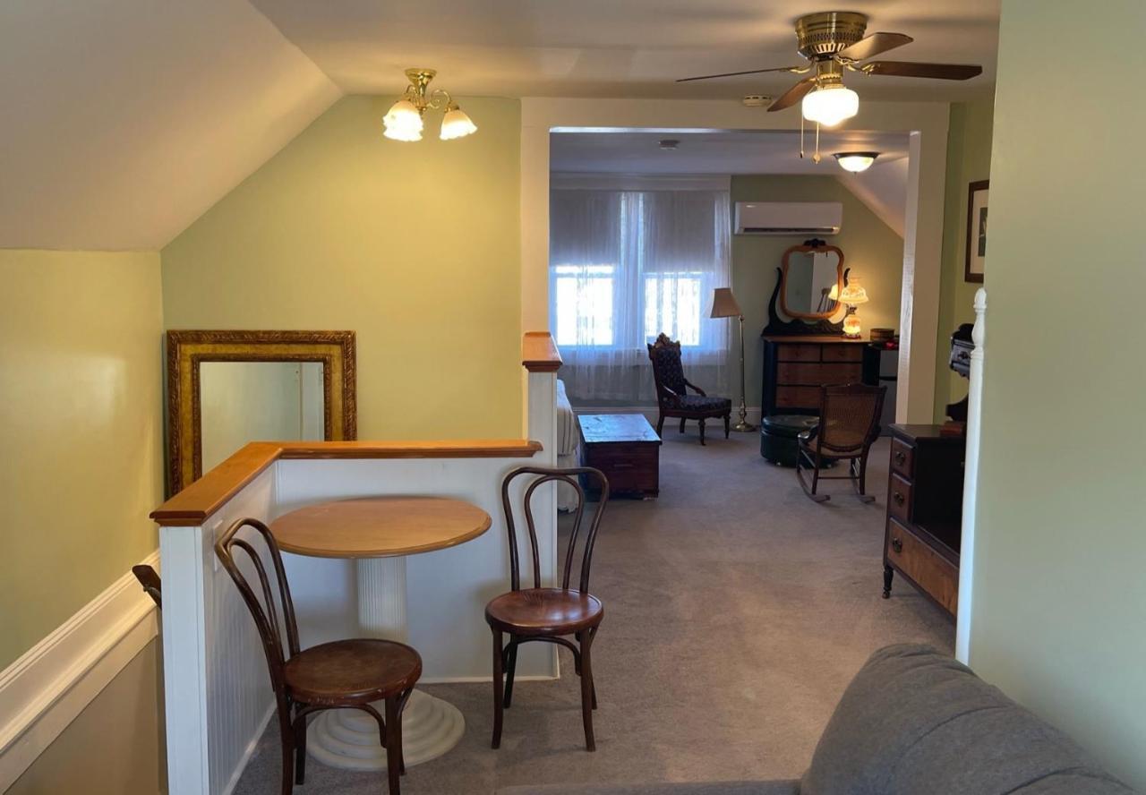 The Grey Swan Inn Llc Blackstone Eksteriør bilde