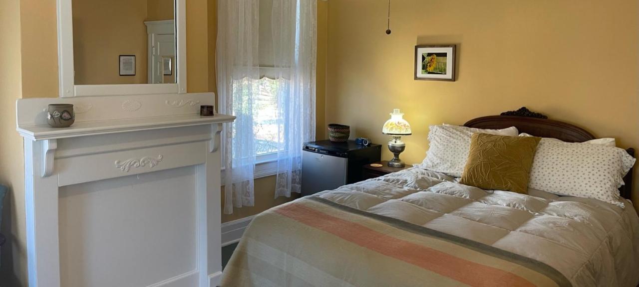 The Grey Swan Inn Llc Blackstone Eksteriør bilde