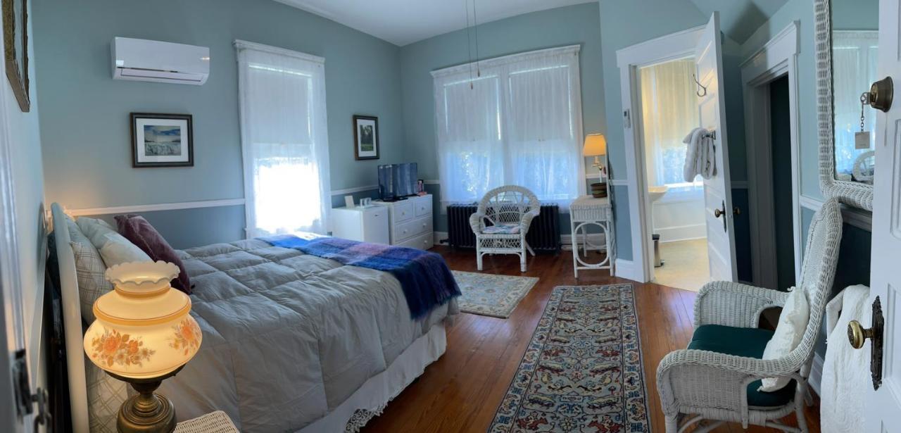 The Grey Swan Inn Llc Blackstone Eksteriør bilde
