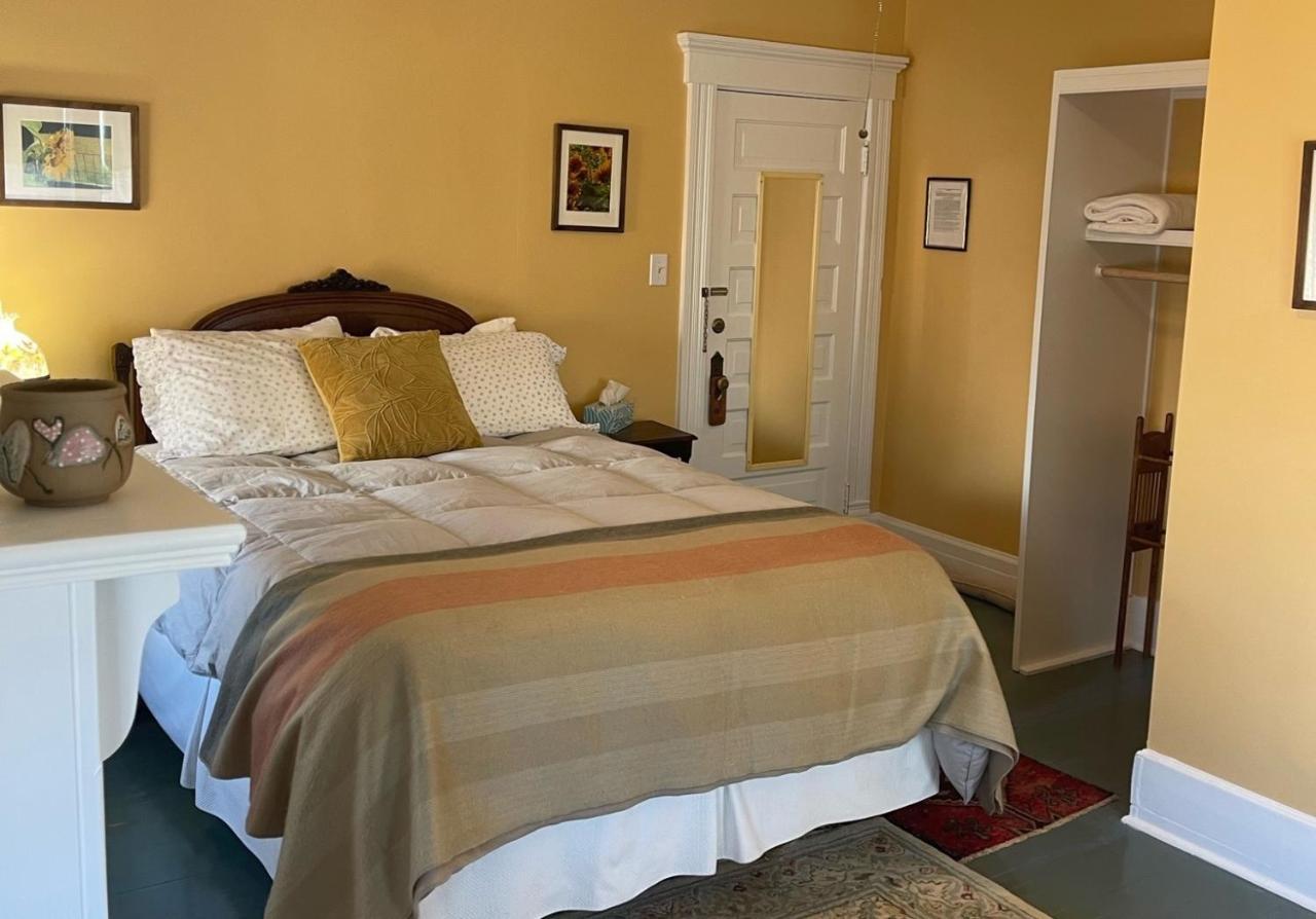 The Grey Swan Inn Llc Blackstone Eksteriør bilde
