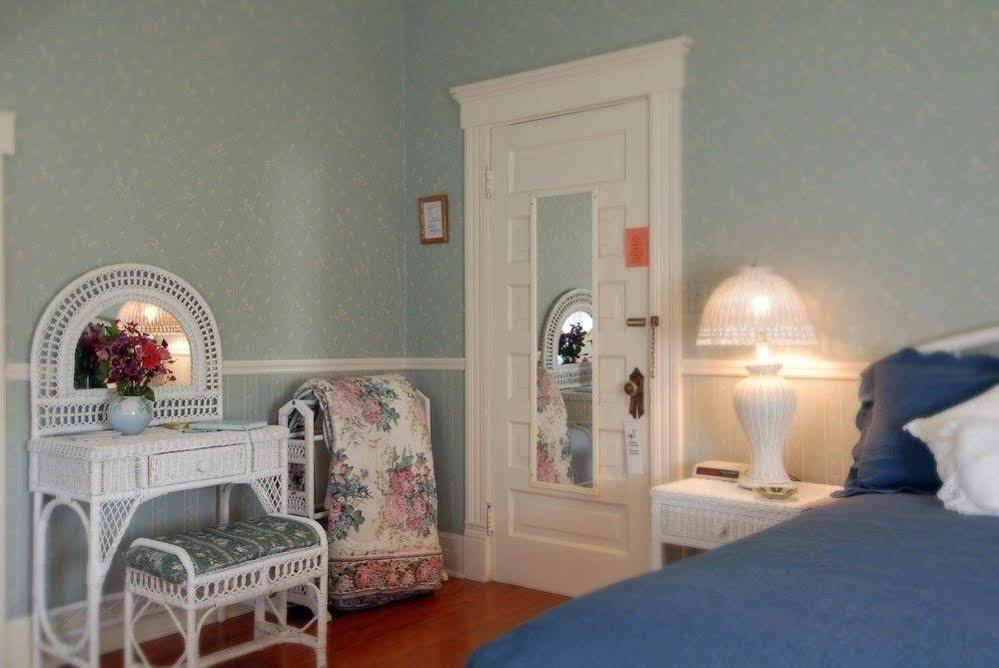 The Grey Swan Inn Llc Blackstone Eksteriør bilde